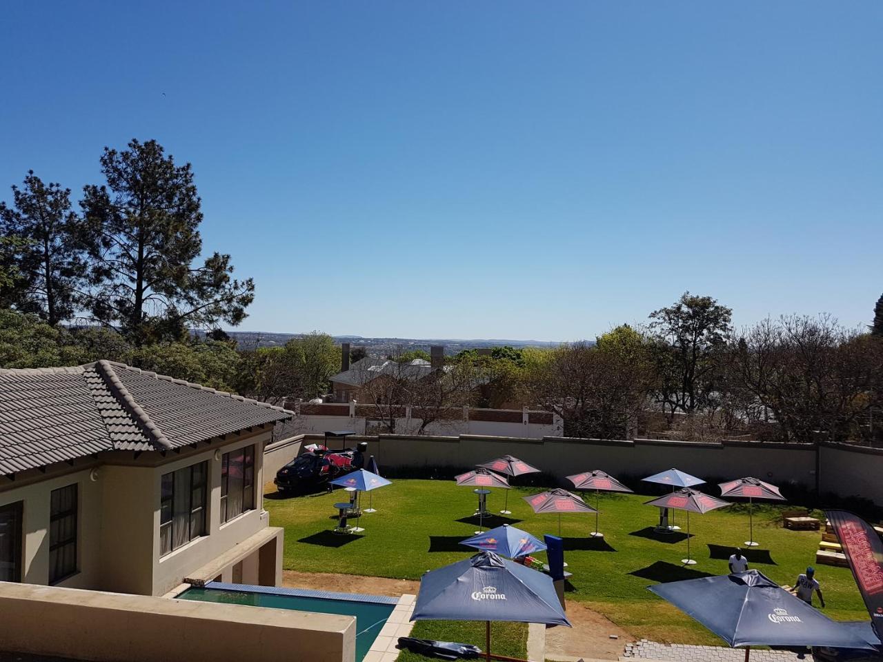 Gasthuis Bryanston Drive Elegant & Boardroom Facilities